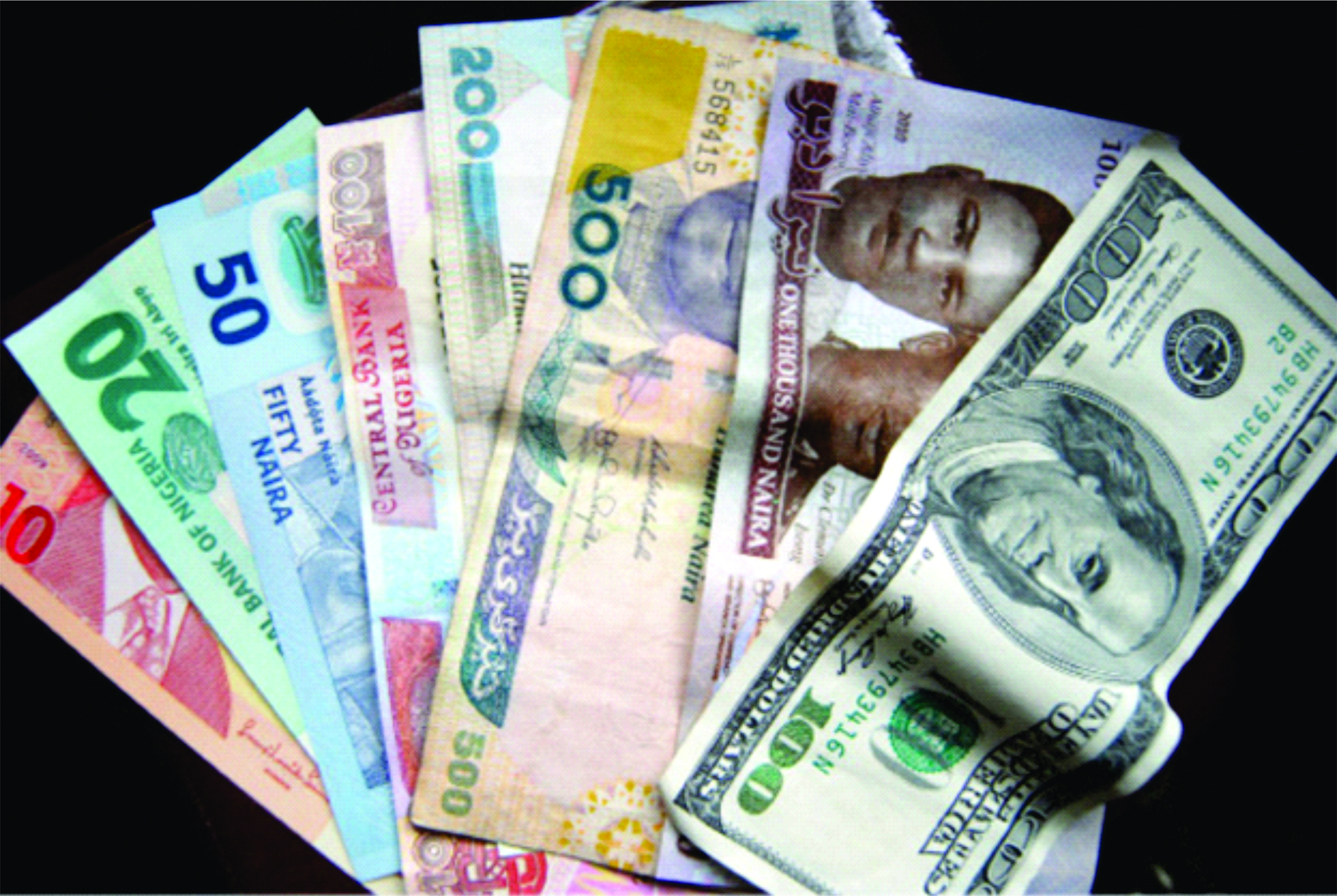 naira-weakens-against-the-dollar-despite-oil-price-rise